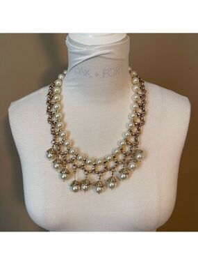 Banana Republic statement necklace